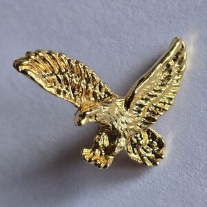 Vintage eagle pin gold tone metal lapel brooch bird jewelry fly flying